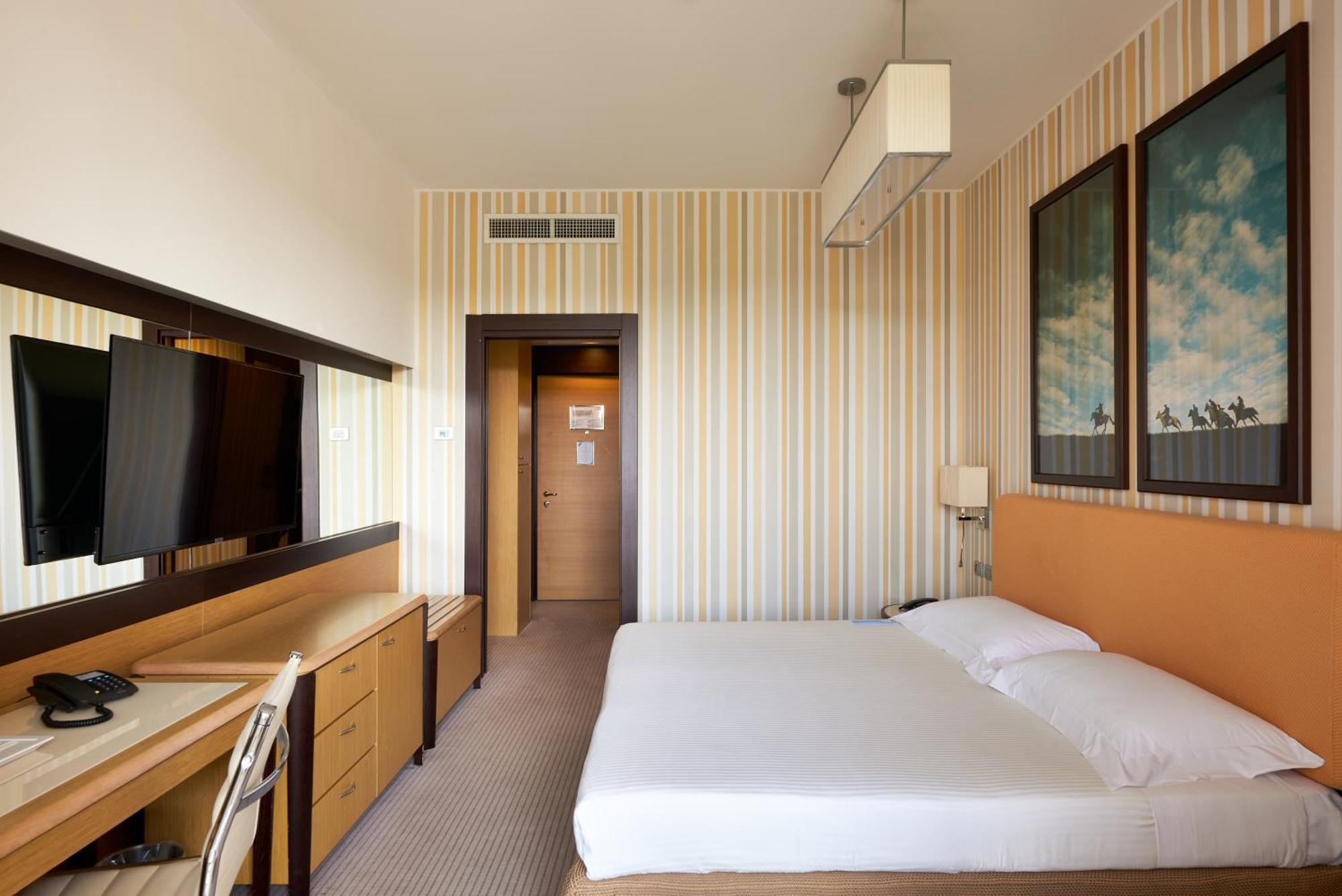 Unahotels וארסה מראה חיצוני תמונה